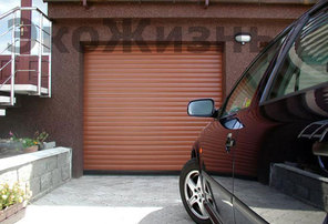Рулонные ворота для частного гаража